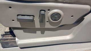 2004 Chevrolet Silverado 2500HD LT - Photo 12